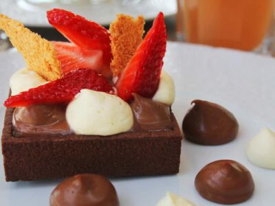 1-Hour Sightseeing Cruise and 3-Course Bistro Dinner