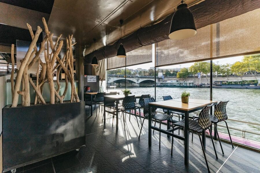 Paris: 1-Hour Sightseeing Cruise and 3-Course Bistro Dinner - Practical advice for a smoother evening