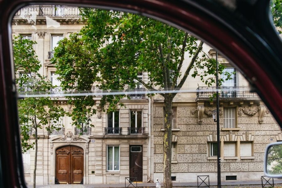 Paris: 1-Hour Vintage Citroen 2CV Tour - The Louvre, Opera Garnier, and Paris from street level
