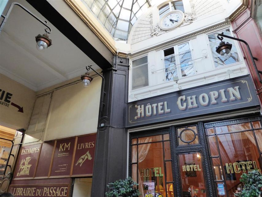 Paris: 2-Hour Passages Private City Tour in German - Key points to know before you book