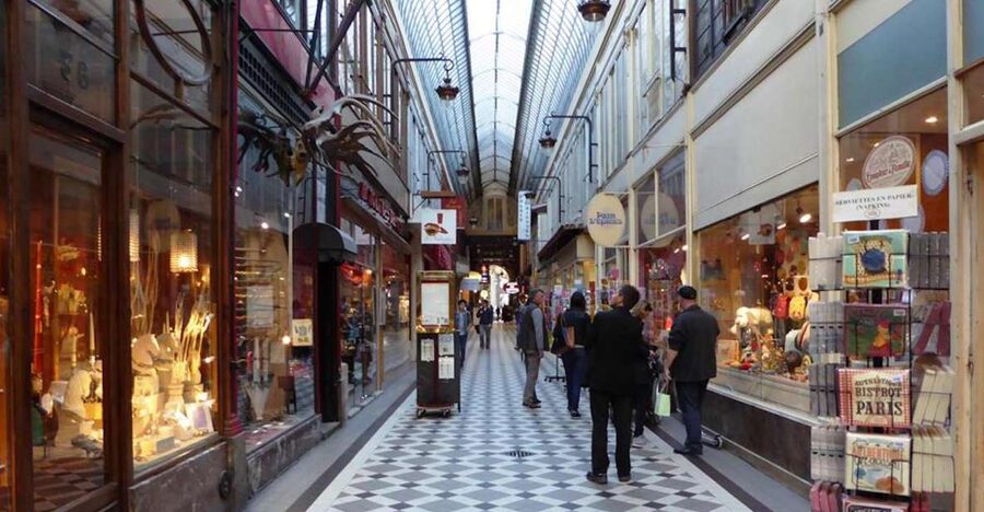 Paris: 2-Hour Passages Private City Tour in German - Passage Verdeau and the feel of old Paris