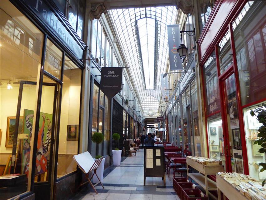 Paris: 2-Hour Passages Private City Tour in German - What the private German format adds