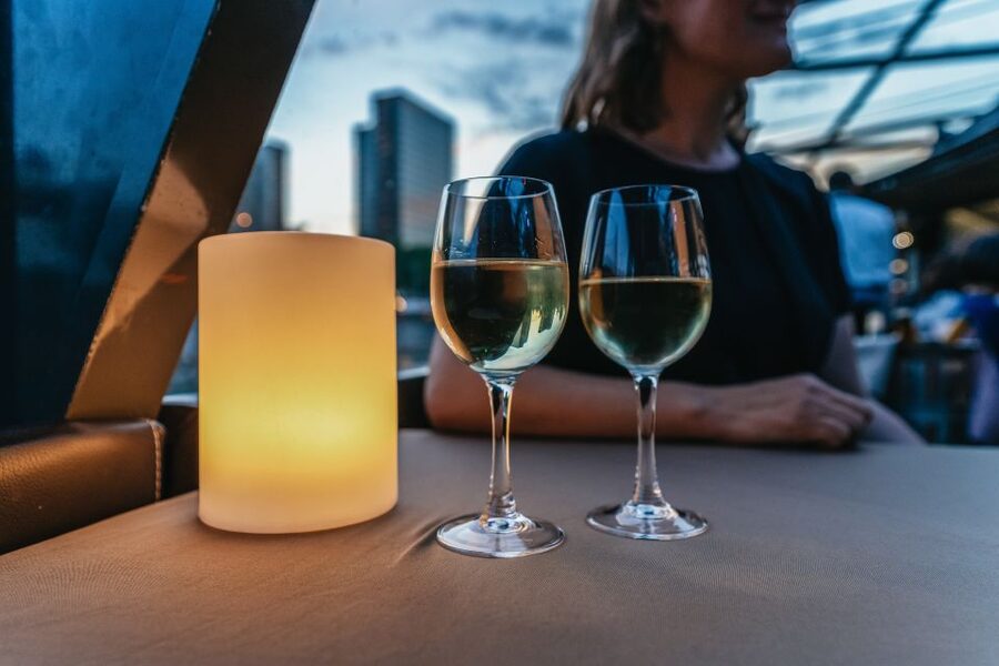 Paris: 3-Course-Dinner Cruise on the Seine with live music - Key points to know before booking