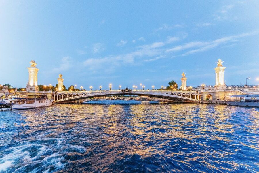 Paris: 3-Course-Dinner Cruise on the Seine with live music - Is $135 a good value?