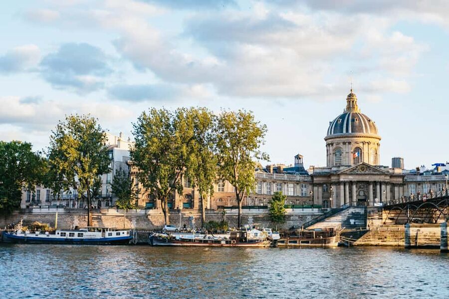 Paris : 3-Course Gourmet Dinner Cruise on Seine River - Key points to know before booking