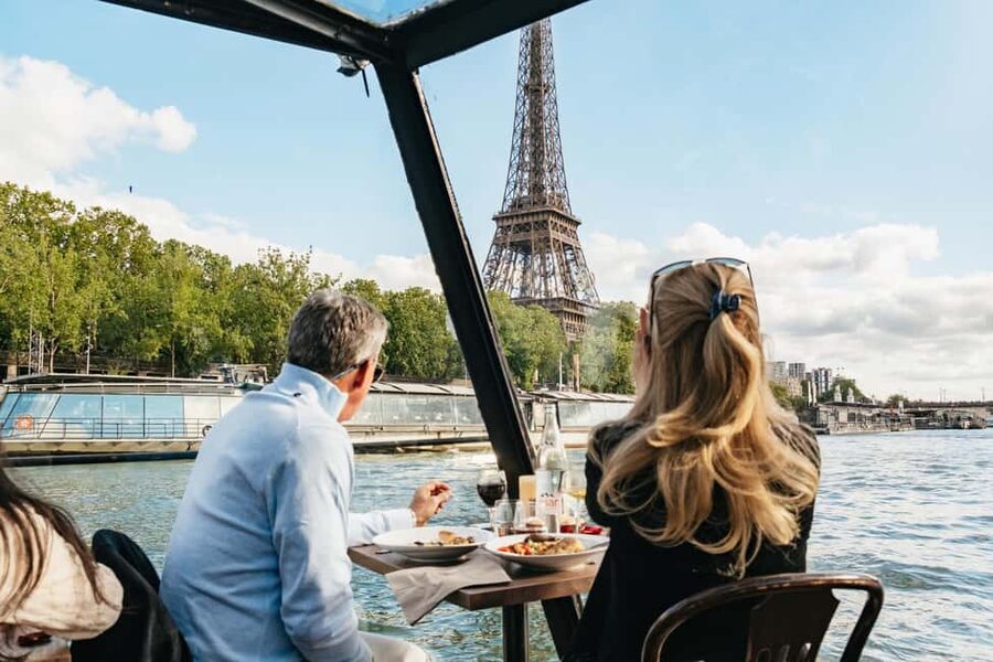 Paris : 3-Course Gourmet Dinner Cruise on Seine River - Boarding near the Musée d’Orsay