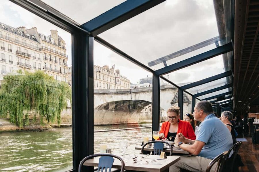 Paris : 3-Course Gourmet Dinner Cruise on Seine River - Les Invalides and the return ride