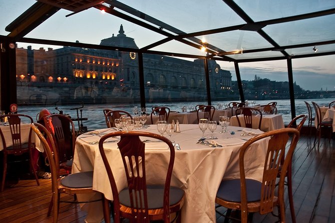 Paris 3-Courses Gourmet Dinner Seine River Cruise with Champagne - The Louvre, Musée d’Orsay, and Les Invalides