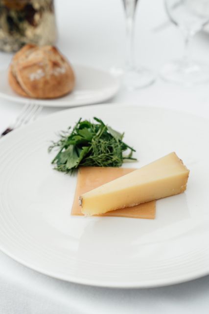 Paris: 4-Course Dinner Cruise on Seine River with Live Music - Louvre Museum and Pont des Arts from the Seine