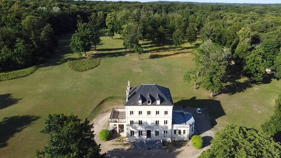Paris: Aumont-en-Halatte Horseback Riding Tour - Riding through the Chantilly forest