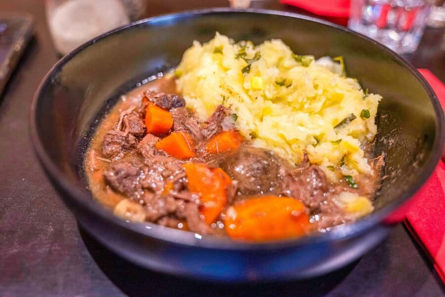 Paris: Authentic Food & Wine Tasting Tour in Le Marais - What the three hours really include