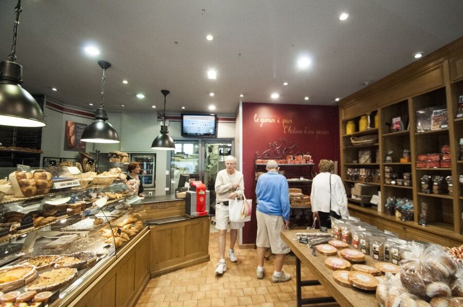 Paris Bakery Tour - Meeting the baker and seeing the pastry side