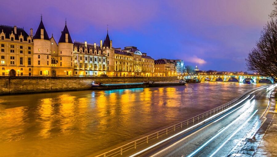 Paris: Bastille Day Dinner Cruise on the Seine River - What the two-hour route gives you