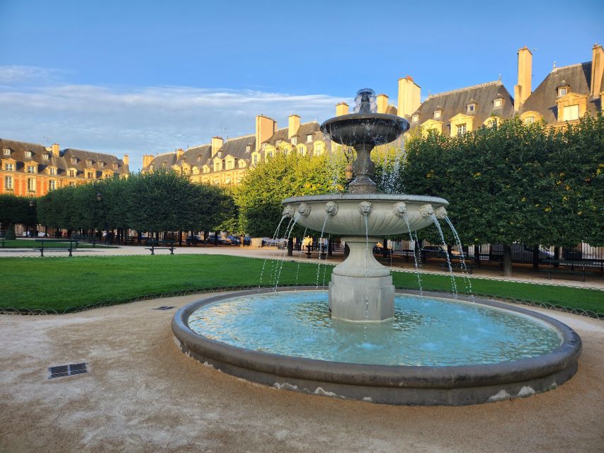 Paris Before the Crowds: Sunrise Bike Tour with Breakfast - What the Guides Add