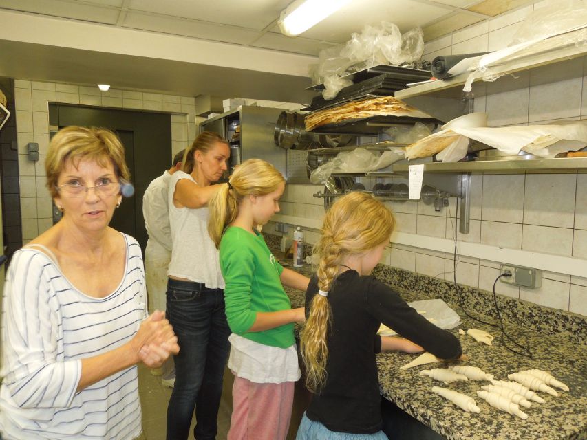 Paris: Behind the Scenes Bakery Tour with Breakfast - Starting with croissants at Miss Manon