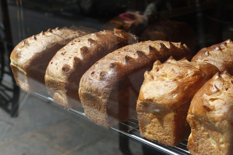 Paris: Behind the Scenes Bakery Tour with Breakfast - Shaping the baguette