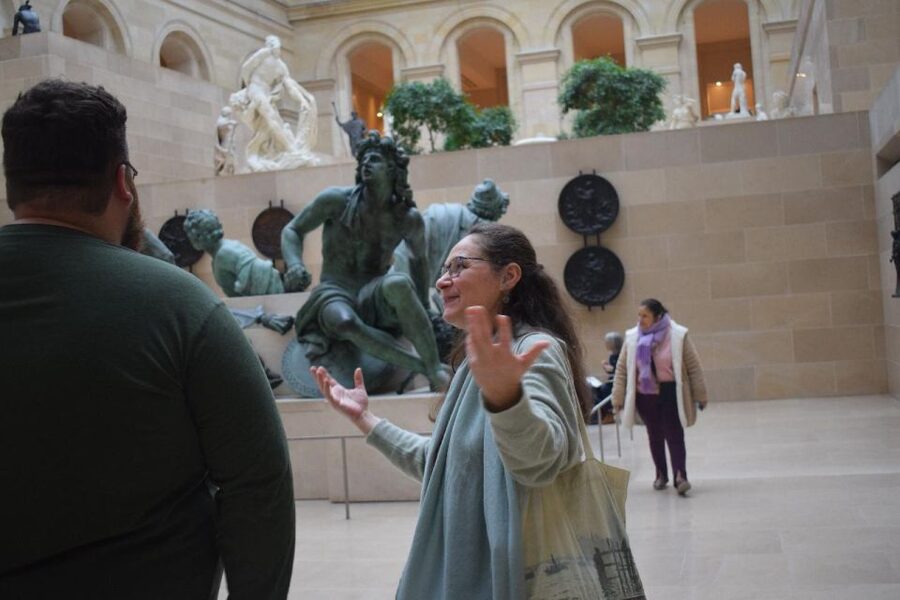 Paris: Best of the Louvre Guided Tour with Pre-booked Ticket - The three ladies of the Louvre