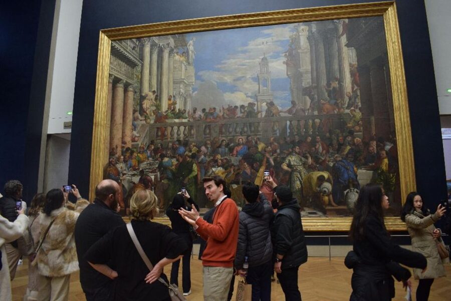 Paris: Best of the Louvre Guided Tour with Pre-booked Ticket - What the pace feels like