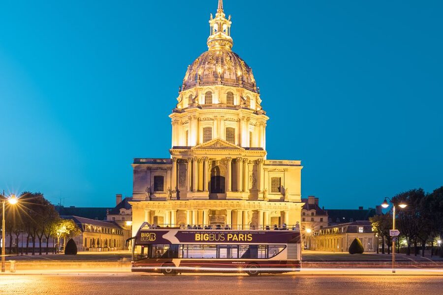 Paris: Big Bus Hop-on Hop-off Tour & Panoramic Night Tour - The digital commentary and the practical technology