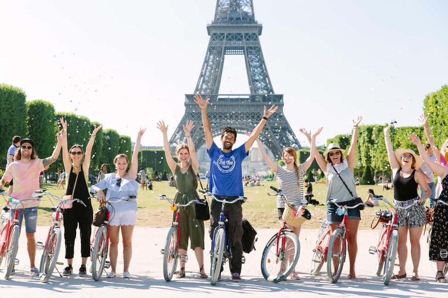 Paris Bike Tour: Eiffel Tower, Place de la Concorde & More - Crossing Paris from the left bank toward the Louvre