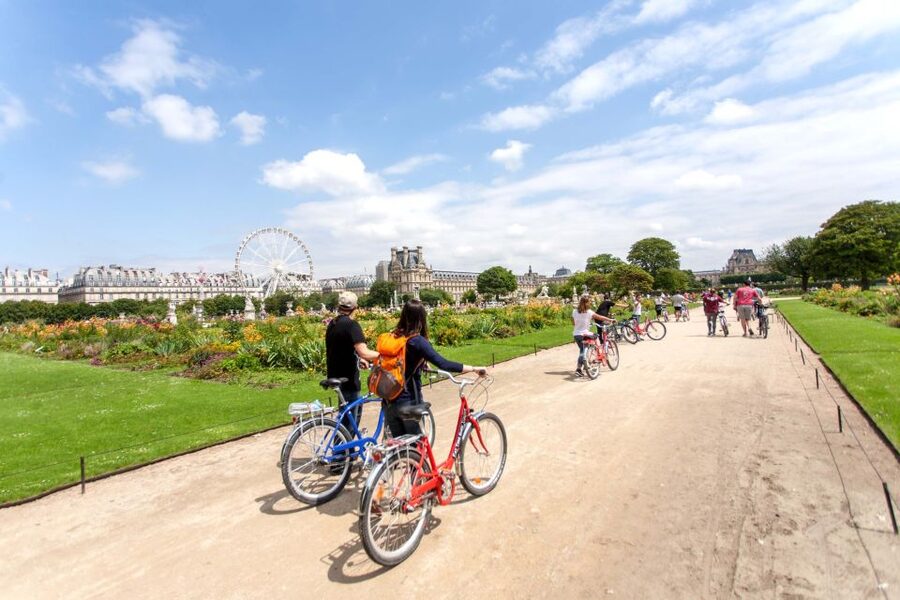 Paris Bike Tour: Eiffel Tower, Place de la Concorde & More - Invalides, Napoleon, and the Dome church