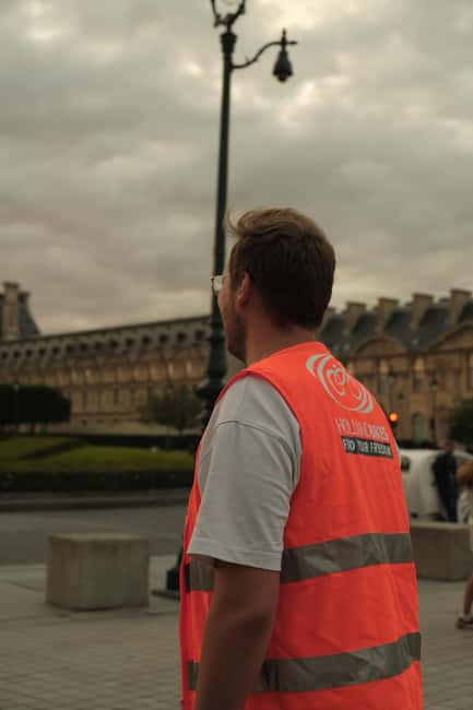 Paris By Night: 3-Hour Guided Bike Tour - The bike choice: Dutch bike or electric bike