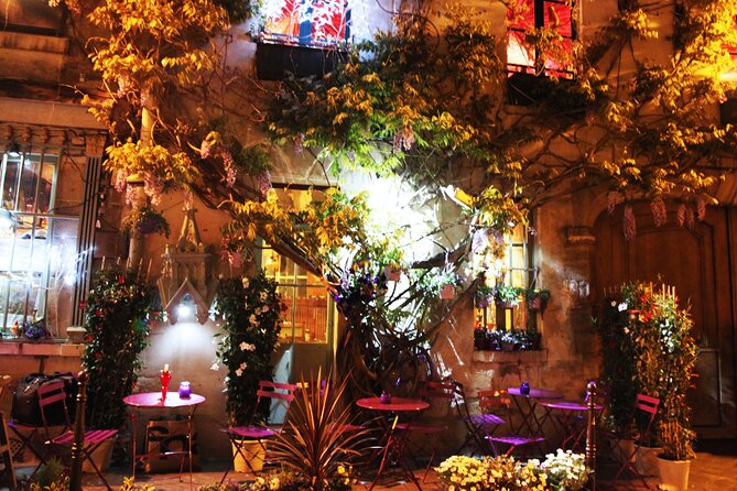 Paris by Night Walking Tour: Ghosts, Mysteries and Legends - Île de la Cité, prisons, and Marie Antoinette