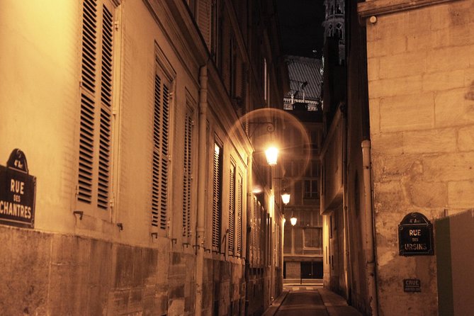 Paris by Night Walking Tour: Ghosts, Mysteries and Legends - Palais de Justice and the machinery of the guillotine