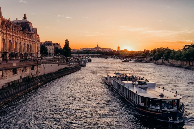 Paris Capitaine Fracasse 3 Course Seine River Dinner Cruise - Key points to know before boarding