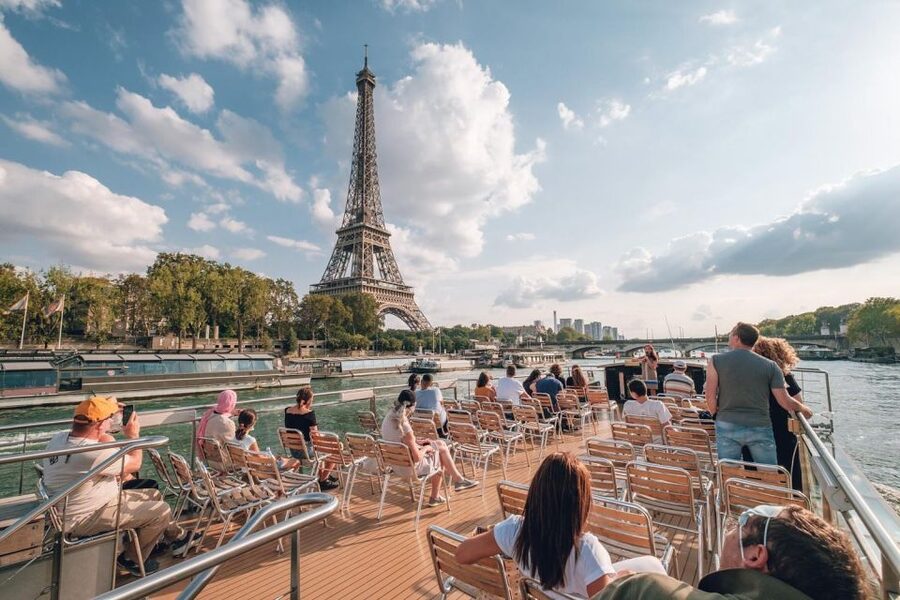 Paris: Catacombs Entry & Seine River Cruise with Audio Guide - The audio guide and the pace below ground