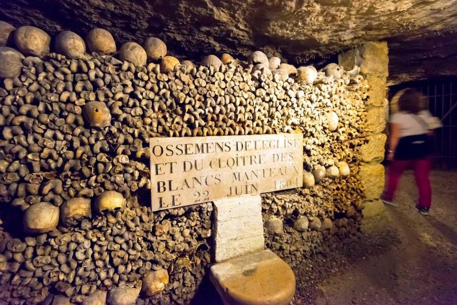 Paris: Catacombs Ticket and Seine River Cruise - The two sights are not a natural walking pair