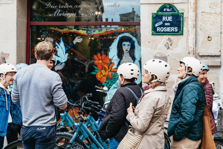 Paris: Charming Nooks and Crannies Bike Tour - What the guides add to the experience