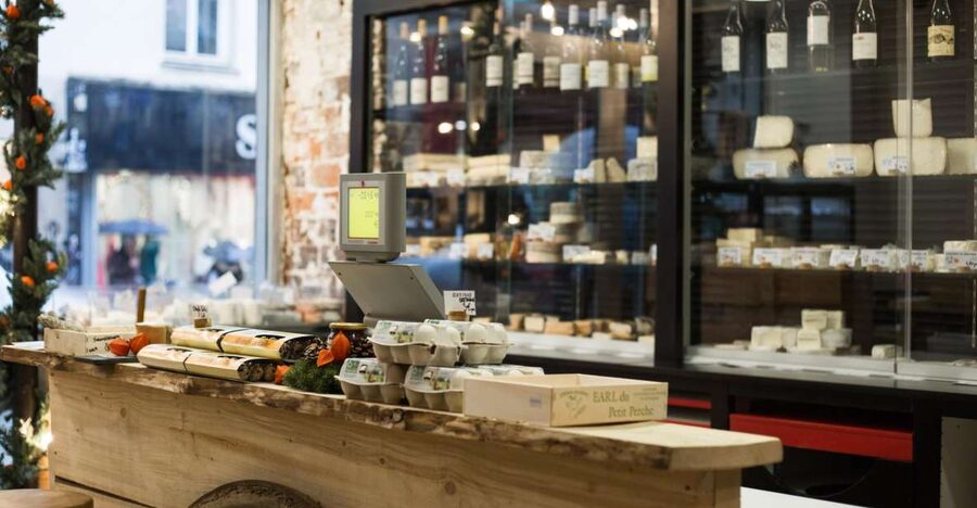 Paris: Cheese and Wine Class in a 17th Century Cellar - A cheese class beneath Île Saint-Louis
