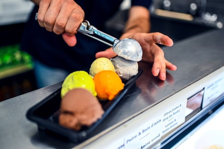 Paris: Chocolate and Pastry Tour with Tastings - Why Montmartre works so well for a pastry walk
