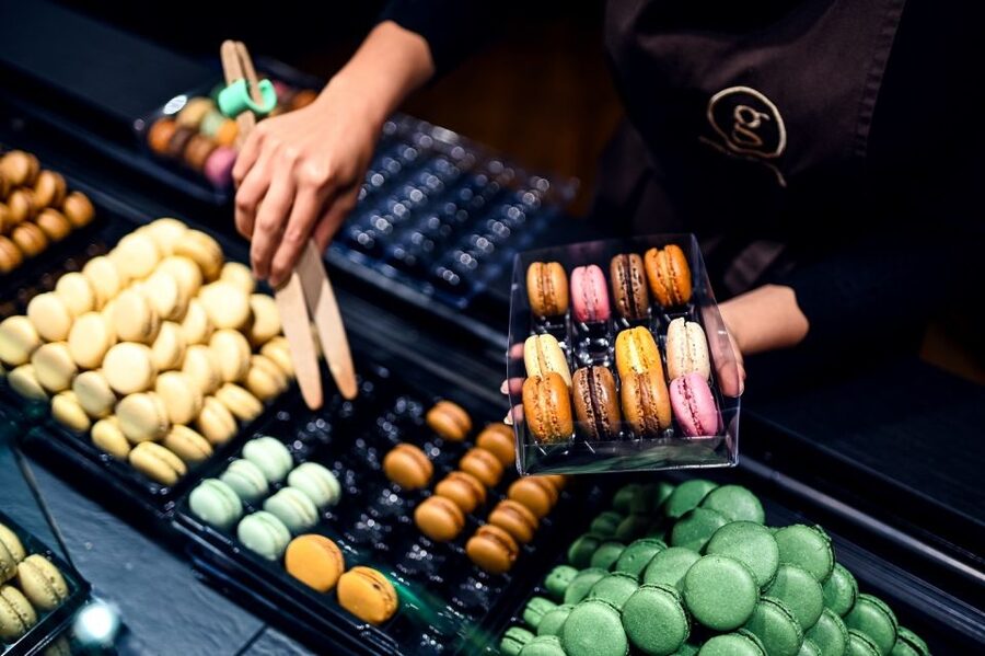 Paris: Chocolate and Pastry Tour with Tastings - The éclair: a French standard