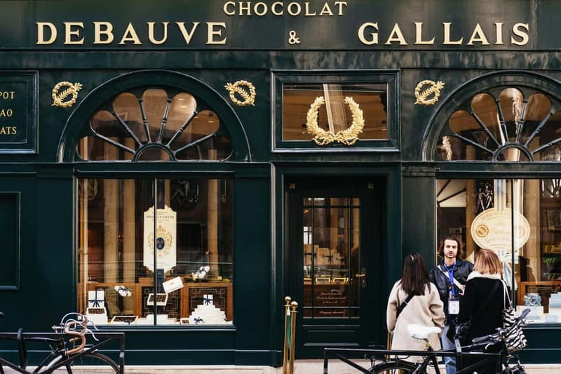 Paris: Chocolate & Patisserie Walking Tour with Tastings - Macarons, pastries, and the Café de Flore stop