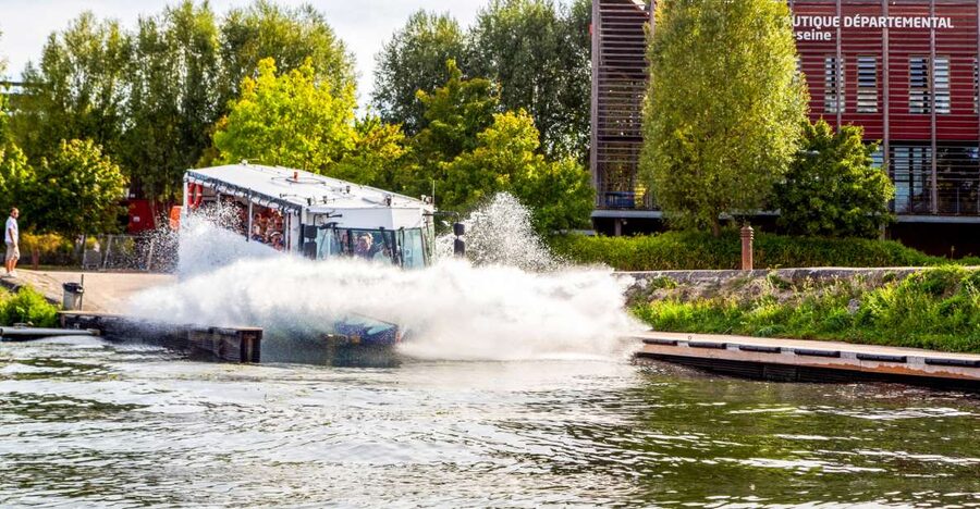 Paris: City and River Seine Tour on an Amphibious Bus - Why the amphibious bus works so well in Paris