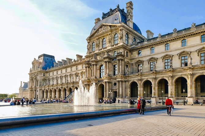 Paris City Center Free Walking Tour (Tip-Based) - Fontaine Saint-Michel, Pont Saint-Michel, and wartime traces
