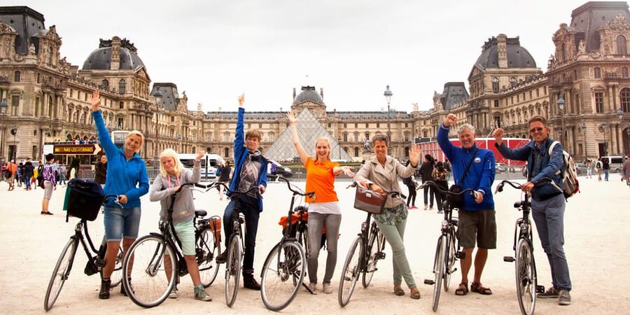 Paris: City Highlights Bike Tour - Concorde, the Champs-Élysées, and the two Palais