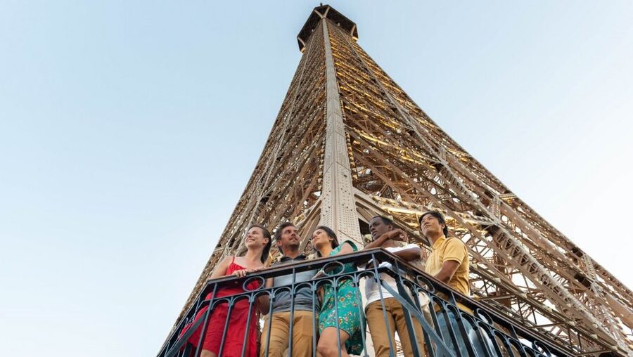 Paris: City Tour by Bus with Eiffel Tower & Optional Summit - Audio guides and the value of the bus