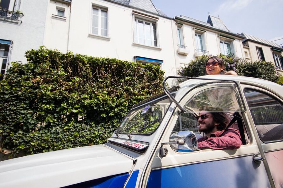 Paris: Classic Sites Tour by Vintage Citroen 2CV - Ile de la Cité and Notre-Dame