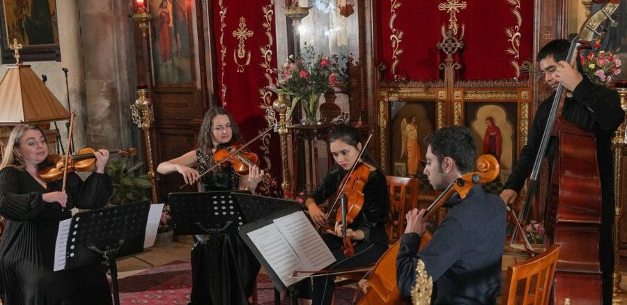Paris: Classical Music Concert in Saint-Julien-le-Pauvre - The Ensemble Royal and the soloists