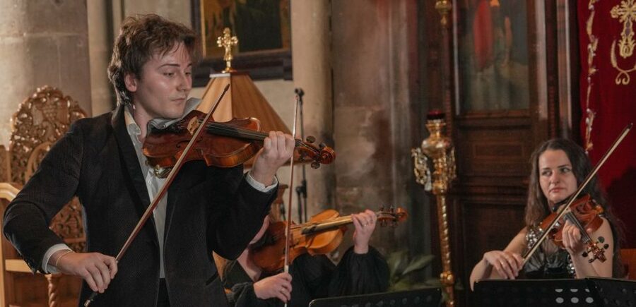 Paris: Classical Music Concert in Saint-Julien-le-Pauvre - Practical tips for making the most of it