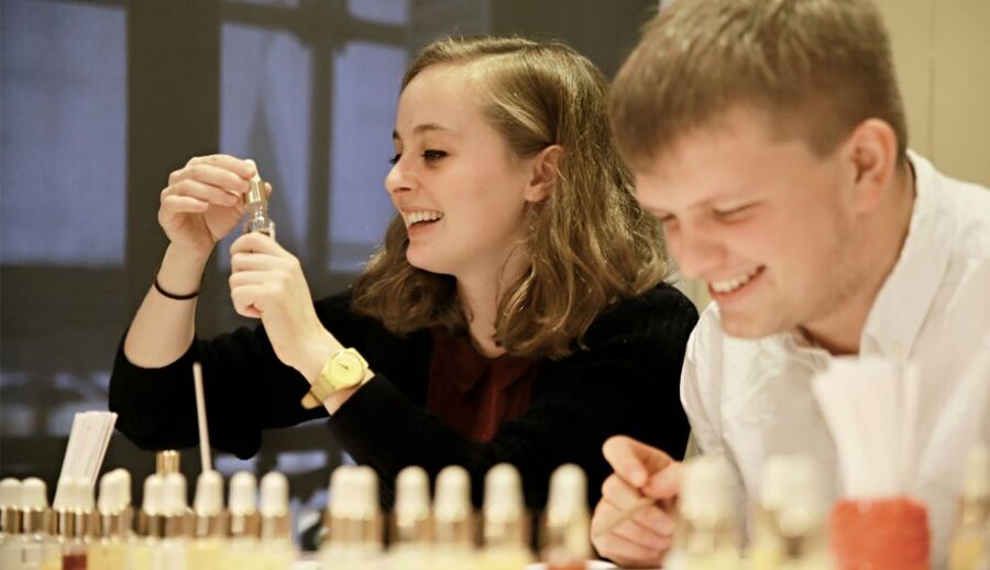Paris: Create your Signature Scent Perfume Workshop - Learning notes, chords, and the changing scent