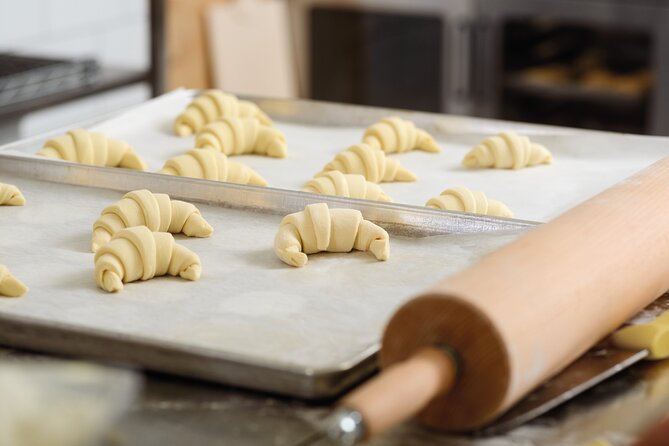 Paris Croissant Small-Group Baking Class with a Chef - Why the Marais setting works so well