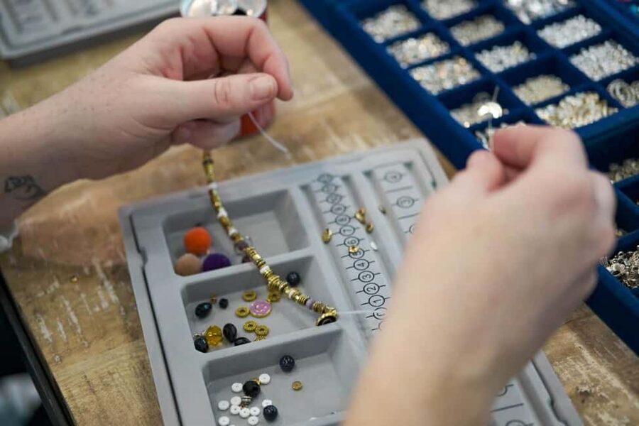 Paris: Custom Souvenir Bracelet Workshop - Key points at a glance