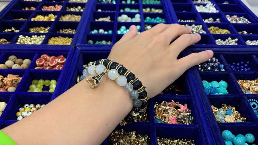 Paris: Custom Souvenir Bracelet Workshop - Booking flexibility and small points to check