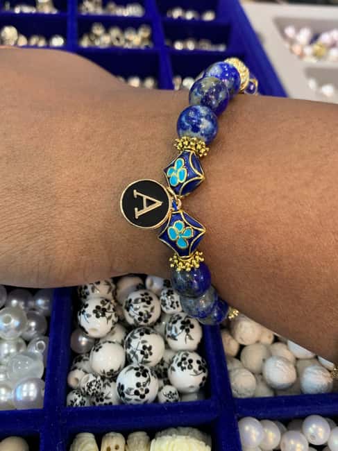 Paris: Custom Souvenir Bracelet Workshop - A calm activity for families and couples