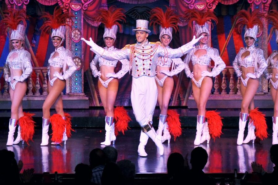 Paris: Dinner Show at the Moulin Rouge - Practical advice for making the night work