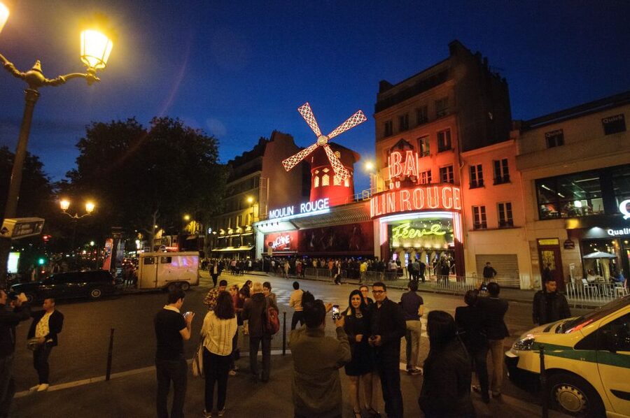 Paris: Dinner Show at the Moulin Rouge - Should you book the Moulin Rouge dinner show?